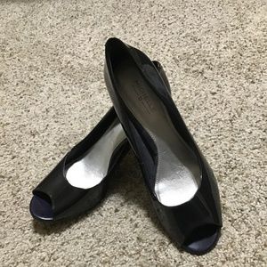 Michelle D navy patten leather peep toe heels